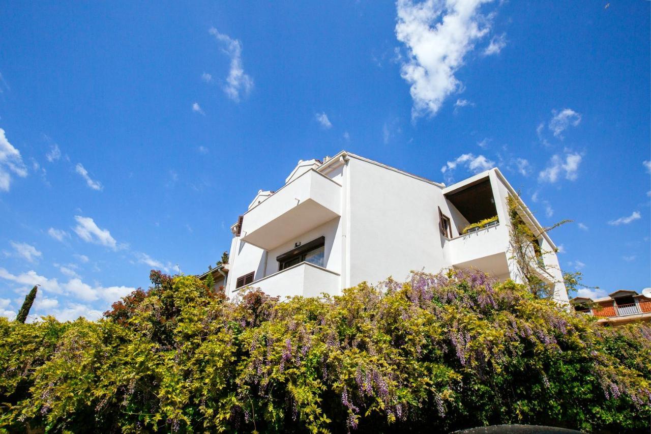 Apartment Nives In The City Center - Free Parking สปลิท ภายนอก รูปภาพ