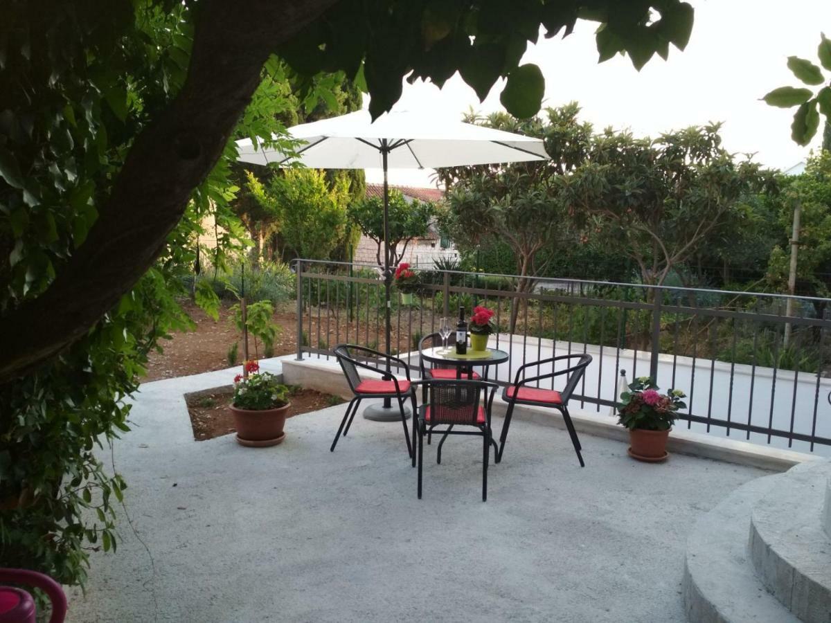Apartment Nives In The City Center - Free Parking สปลิท ภายนอก รูปภาพ