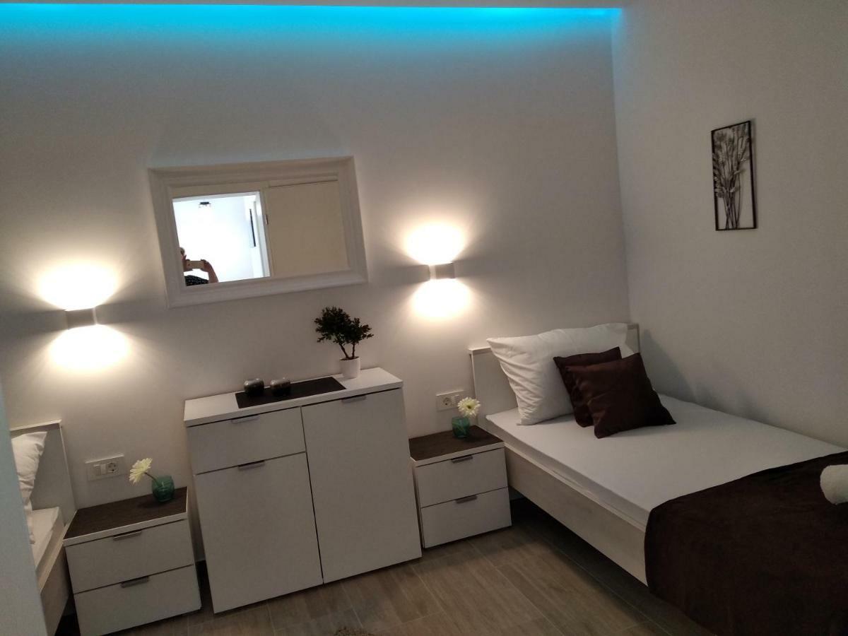 Apartment Nives In The City Center - Free Parking สปลิท ภายนอก รูปภาพ
