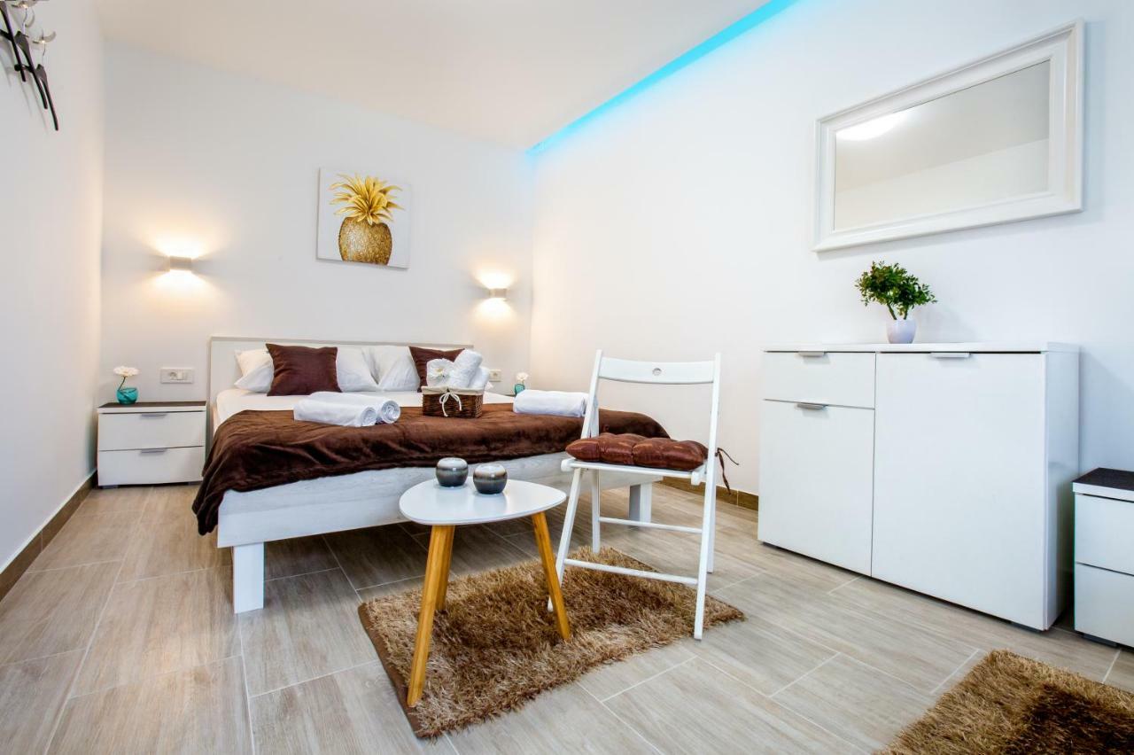Apartment Nives In The City Center - Free Parking สปลิท ภายนอก รูปภาพ