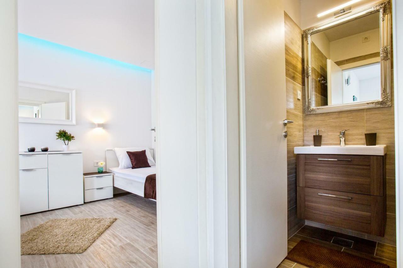 Apartment Nives In The City Center - Free Parking สปลิท ภายนอก รูปภาพ