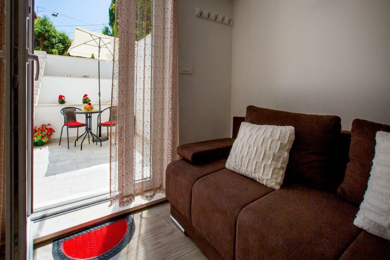 Apartment Nives In The City Center - Free Parking สปลิท ภายนอก รูปภาพ