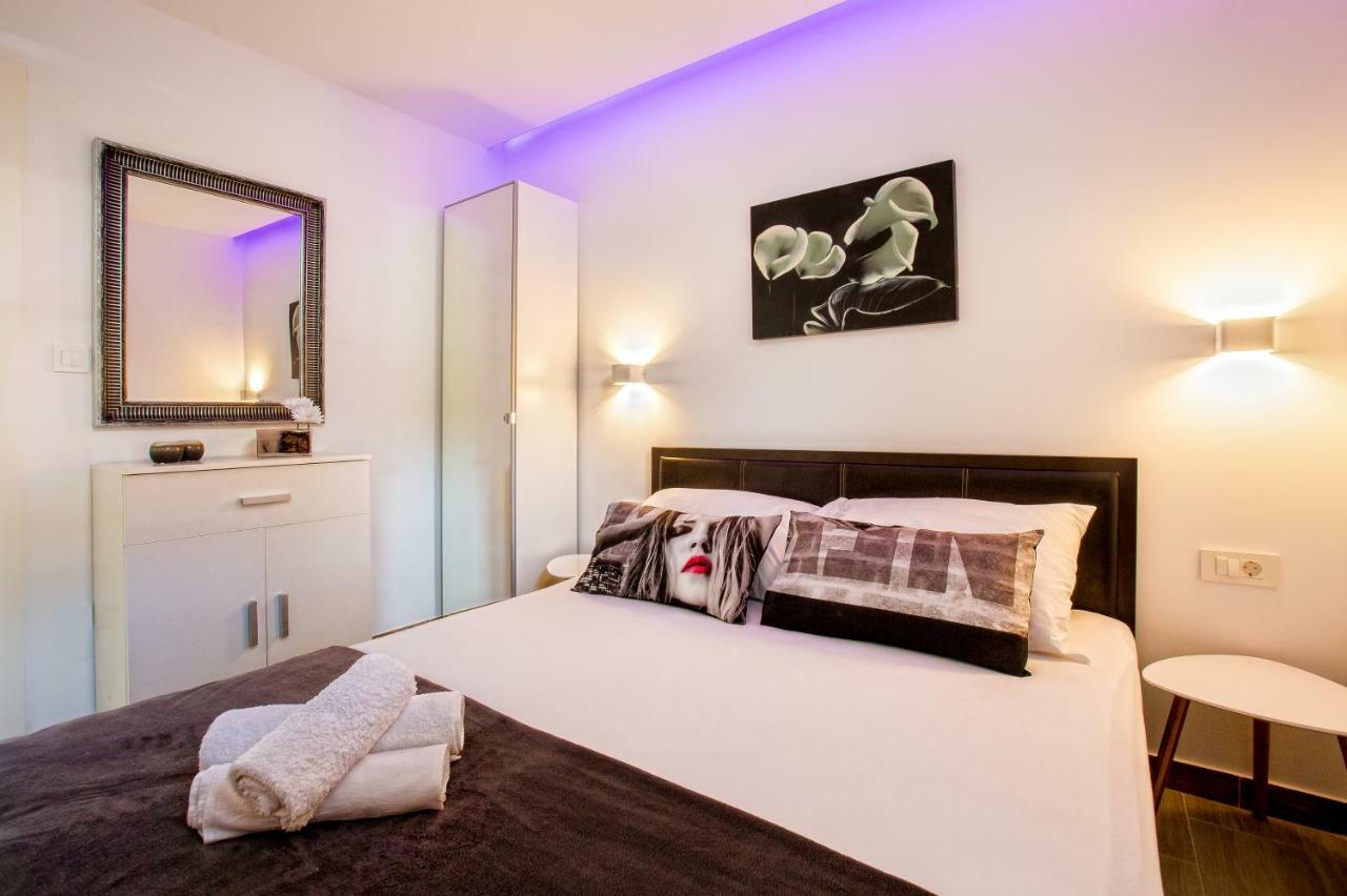 Apartment Nives In The City Center - Free Parking สปลิท ภายนอก รูปภาพ