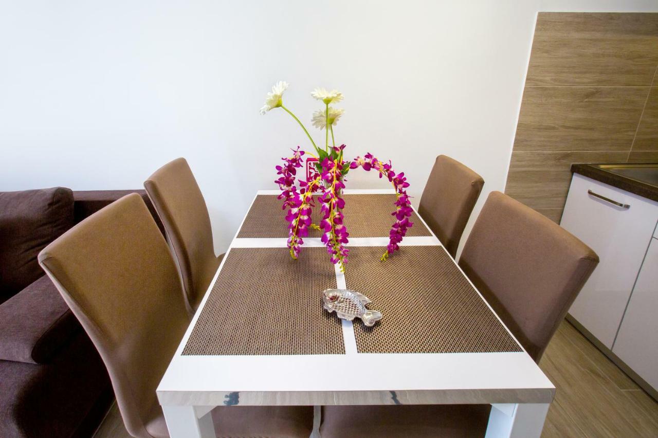 Apartment Nives In The City Center - Free Parking สปลิท ภายนอก รูปภาพ
