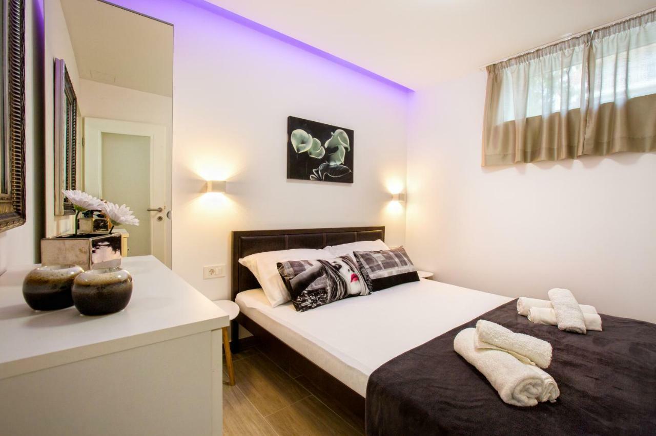 Apartment Nives In The City Center - Free Parking สปลิท ภายนอก รูปภาพ