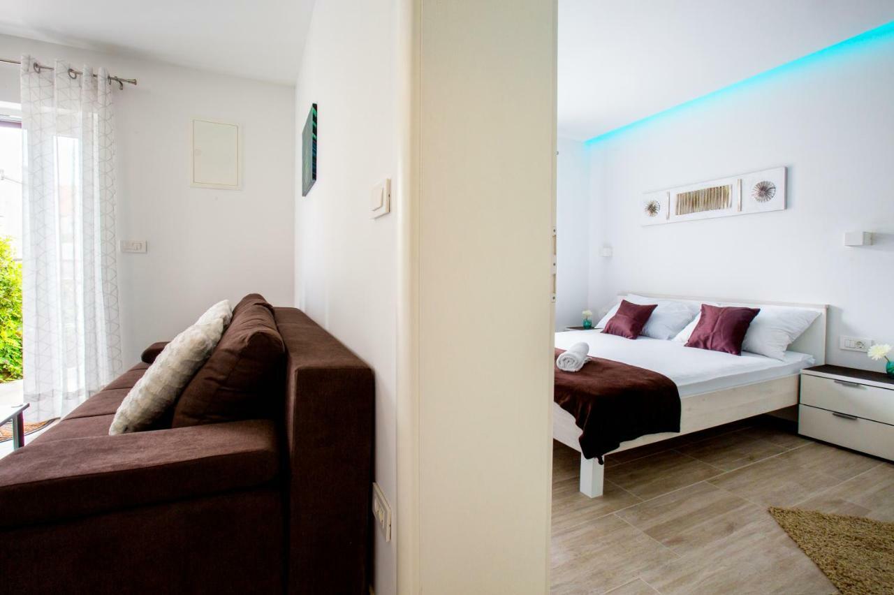 Apartment Nives In The City Center - Free Parking สปลิท ภายนอก รูปภาพ